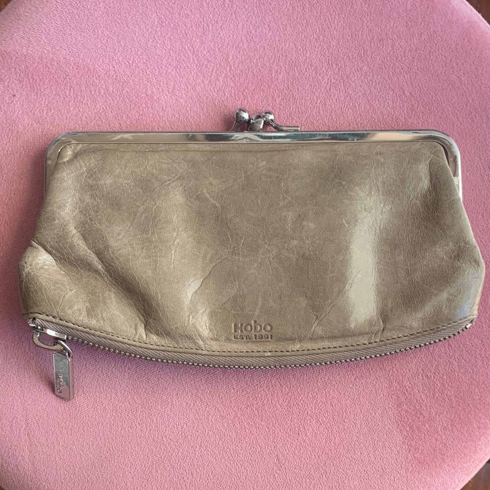 VINTAGE✨HOBO Taupe Leather Clutch Wallet with Silver Accents